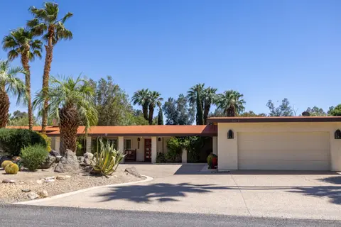 Poolside Splendor! Spacious De Anza Golf Club Home