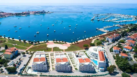 Superior Seaview Apt. with Pool