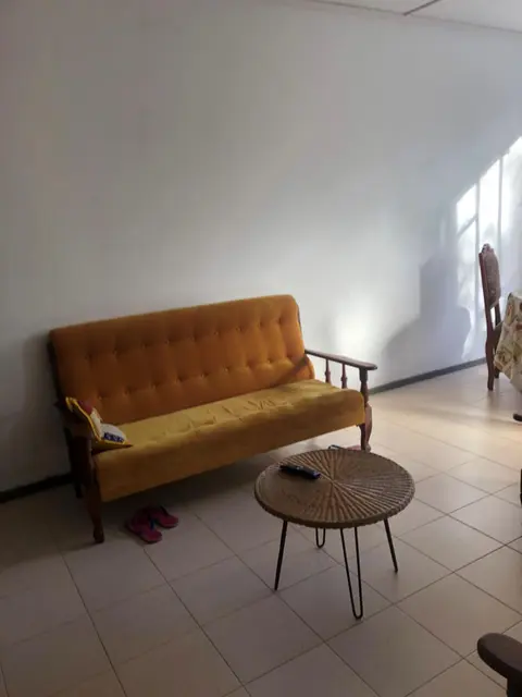 Appartement modeste au centre ville, tramway