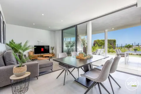 ViVi Homes - Cameron Pool, Patio, Garden & Beach