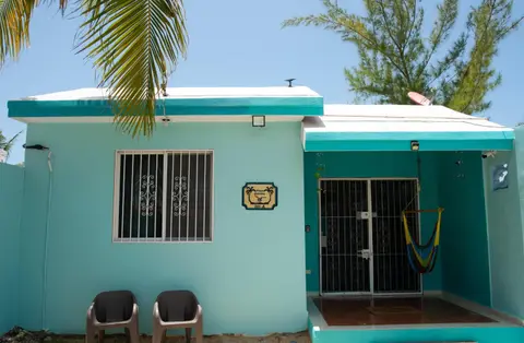 97983 Cute Solar Panels house large pool with Waterfall km 8