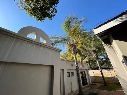 Casa Bravo - Pilgrims Palace