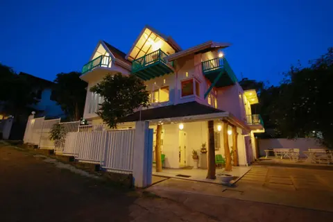 Ceylon House By Sunrise