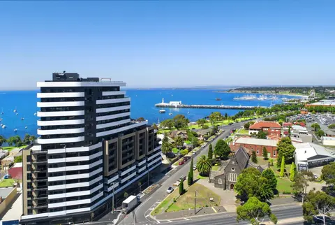 Modern apartment with water view in Geelong
