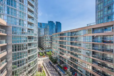 Cozy 2BR Close to CN Tower & Harbourfront