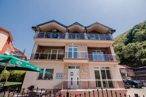 DE & EV ACCOMMODATION