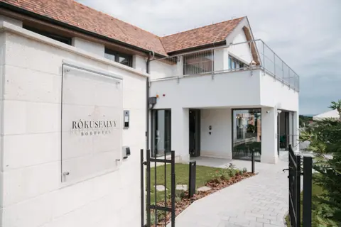 Rókusfalvy Borhotel és Fogadó