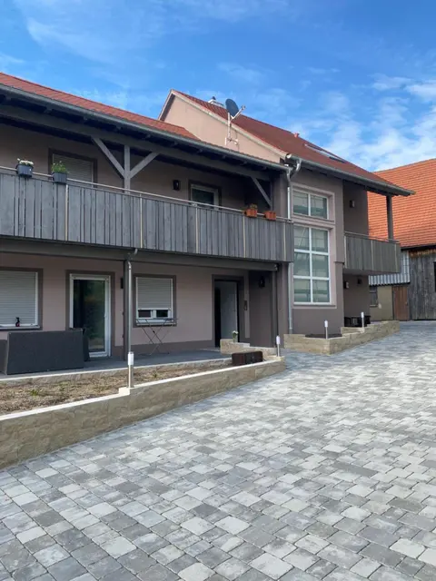 Modernes Apartment in ruhiger Gegend