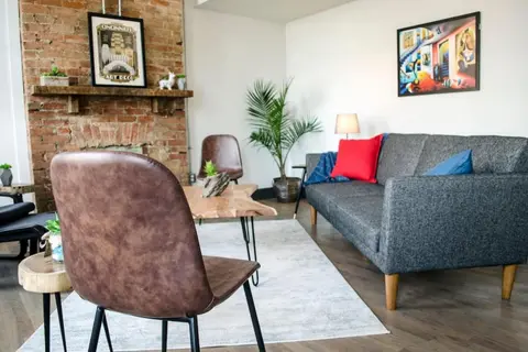 Gorgeous Condo in the Heart of OTR Free Parking