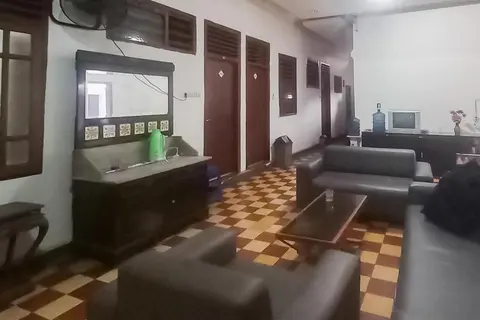 Hotel Malang near Alun Alun Malang RedPartner