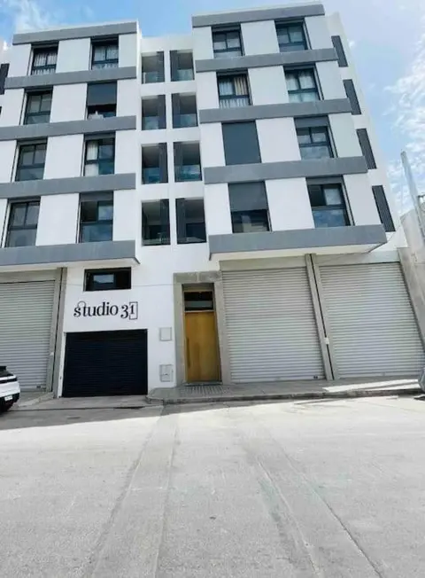 Studio nouveaux, bien situé