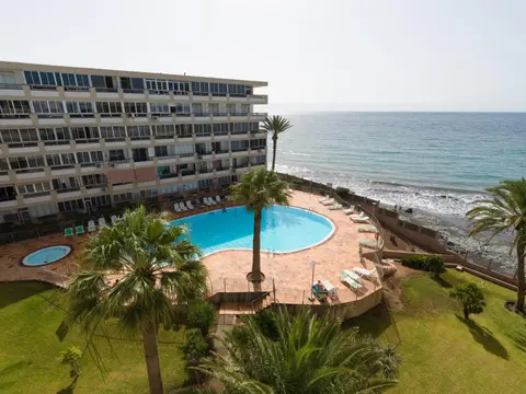 RENOVADO APARTAMENTO 1º LINEA DE MAR