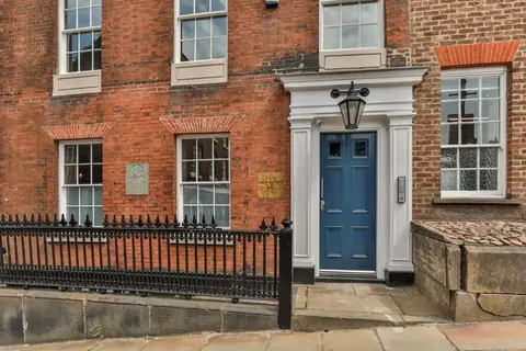 Paradise Square Remodelled 18th Century Ground Floor