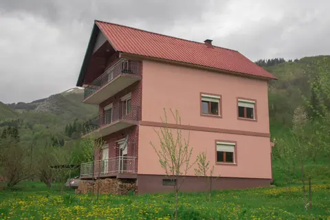 Raj na selu - Padaberi paradise