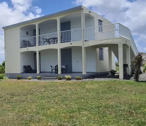 Maison Laurencia - Appartement au rez-de-chaussée avec jardin