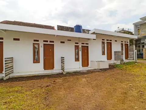OYO 90809 Homestay Black Pink Merah Jambu Syariah