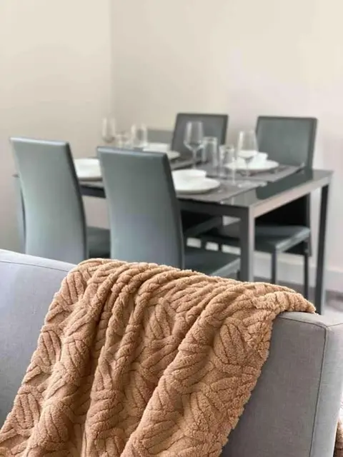 Modern flat near train station with free parking