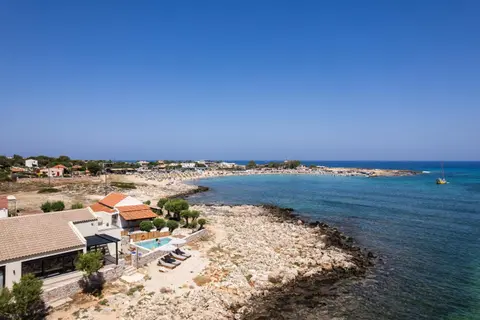 Villa Amina - On the Beach Living by etouri