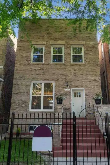 Beautifully Renovated House 10 mins from Downtown