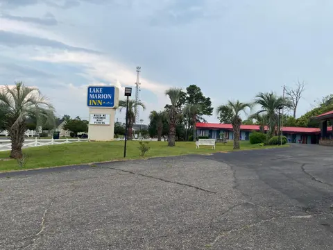 Lake Marion Inn