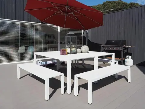 BLAIRGOWRIE POOLSIDE....resort style living