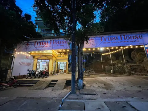 Trust House ( Hostel and Motobike Rental )