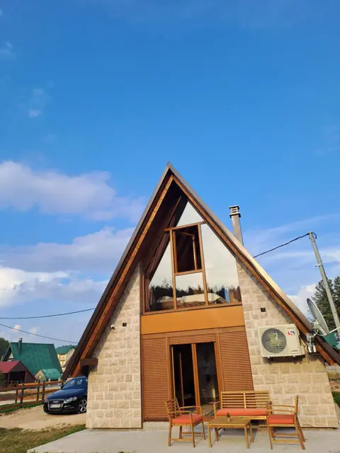 Mountain House "Nikki"