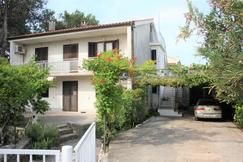 Apartment Sonja close to the Beach