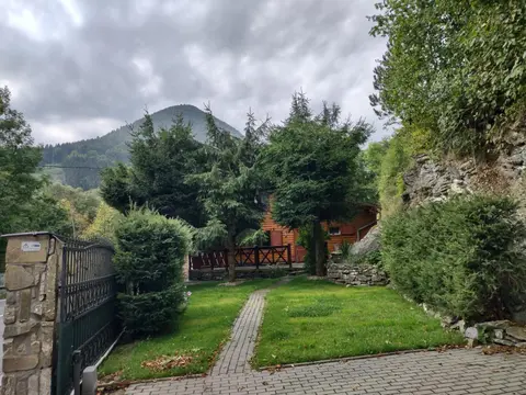 Chata Parnica v objeti slovenskych hor