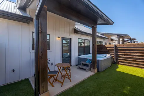 Ricky's Roost with Hot Tub