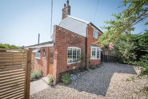 Wonderful cottage with sun-filled terrace