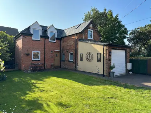 Beautiful Coach House