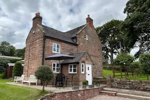 Beautiful 3 Bed Near Alton Towers, Polar Bears, Peak District