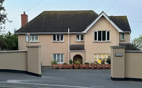 Glastonbury Vista