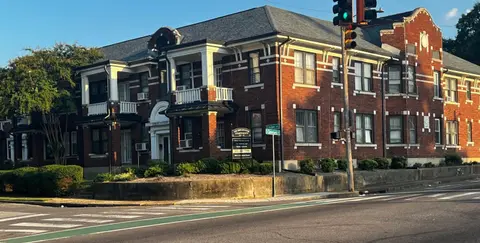 Midtown Hideaway: Just 3 miles from Everything!