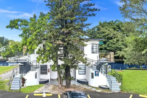 New Year and Holiday Charming Miami Riverfront Stay!