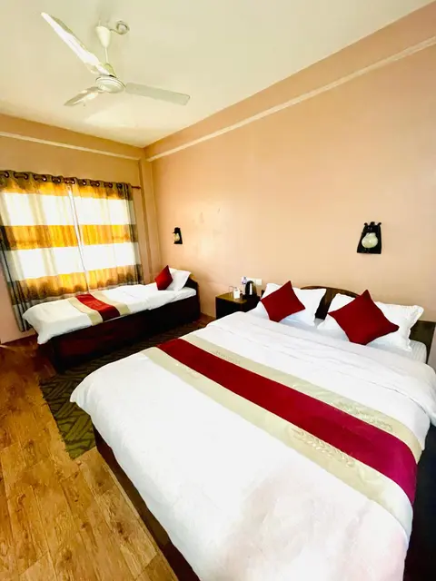 Hotel Tree Tops- A Serene Friendly Hotel in Sauraha