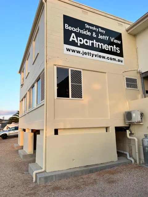 Beachside & Jetty View 5 - Harbour Master Apartment