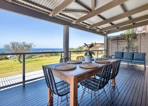 Bright Simbithi apartment with beautiful sea views