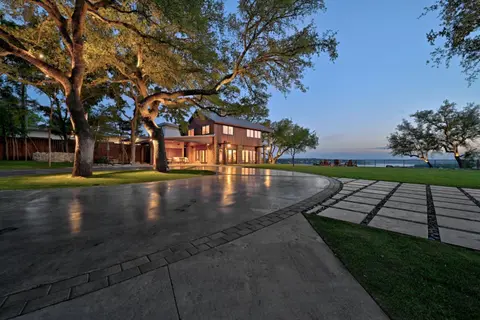 AustinTeton's Sunset Cliff Resort on Lake Travis - PRIVATE WEDDING, EVENT, HEATED POOL, BOAT DOCK