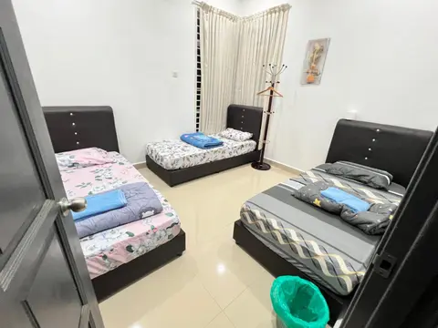 EMPIRE HOMESTAY PAKA ROOM 3A