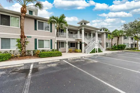 Catina - Freshly renovated stylish 2BR 2BA condo in Lely Resort with lake & golf course views private lanai and access to pool gym tennis and more! Prime l