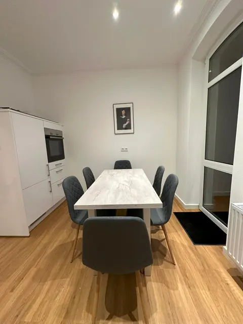 Apartment in Bad Wilhelmshöhe mit großem Balkon im Grünen