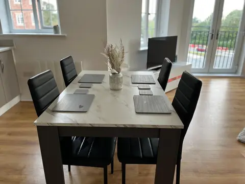 Beautiful Apartment & Parking