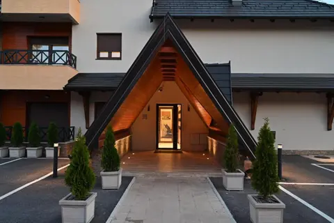 MB APARTMAN TARA