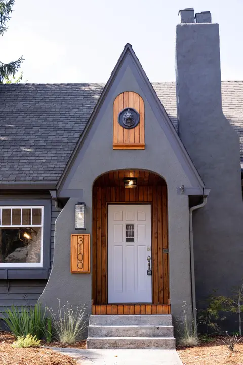 Timeless Historic Home near Downtown with HOT TUB