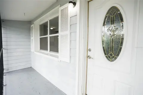 Units near USF - RubyRoom, RedRoom, Emerald Place