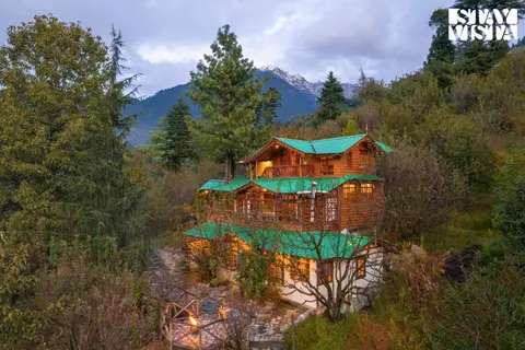 StayVista at Rosemary Cottage 2BR Villa in Manali with Lawn