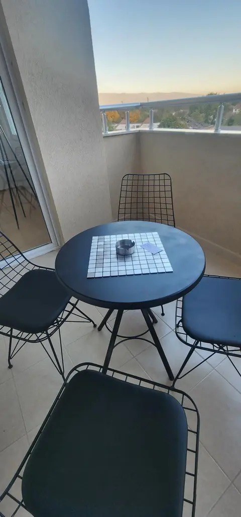 THE 21st SUITE