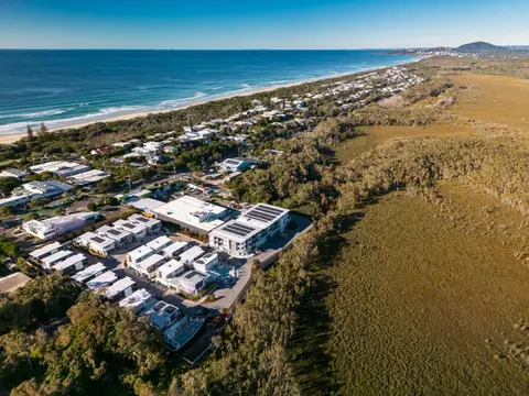 Essence Peregian Beach Resort - Lily 4 Bedroom Luxury Home with Private Pool
